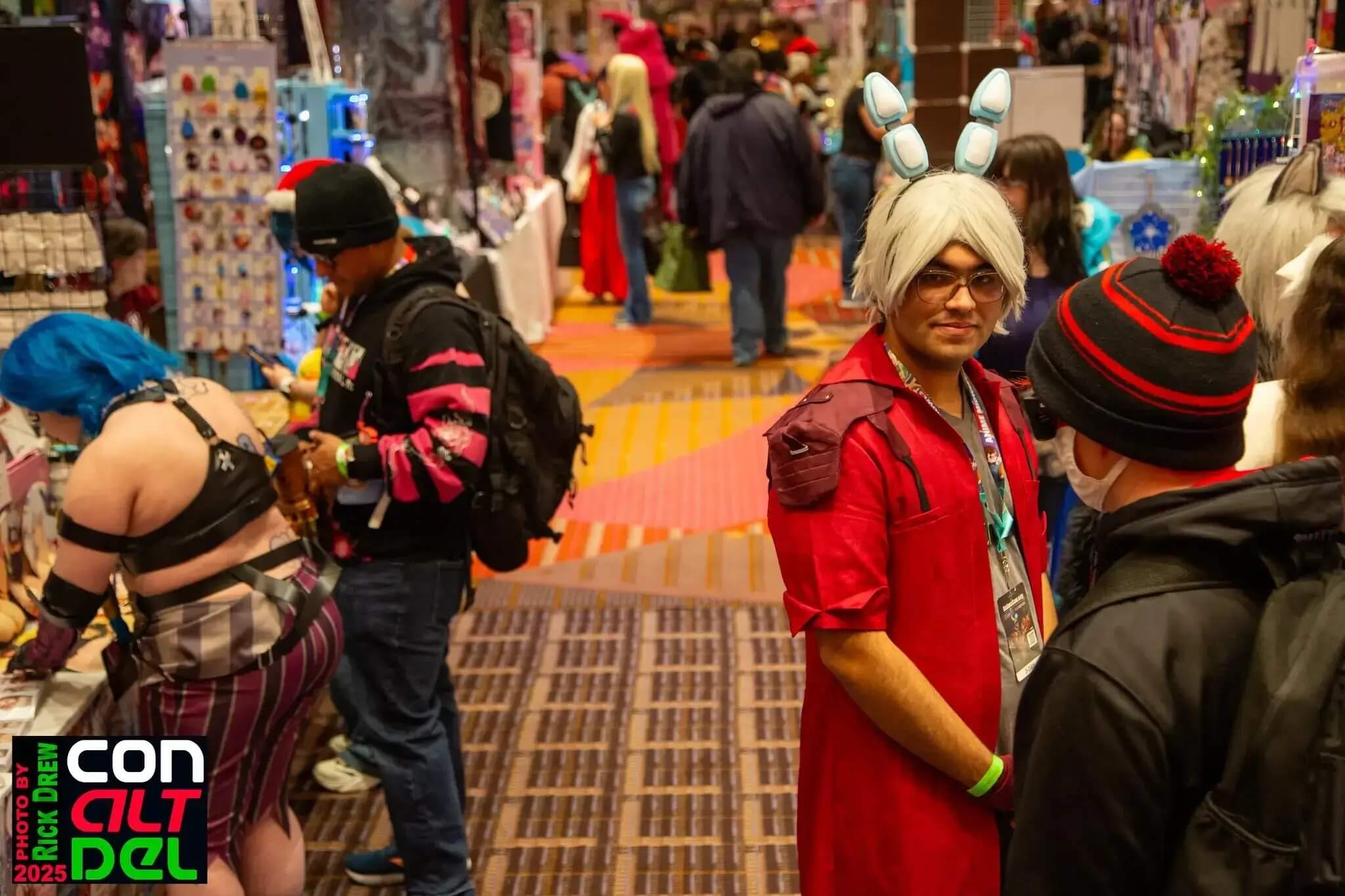 anime-convention-merch-crowd