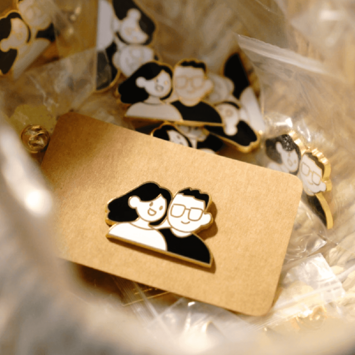 wedding-lapel-pin-cartoon-couple