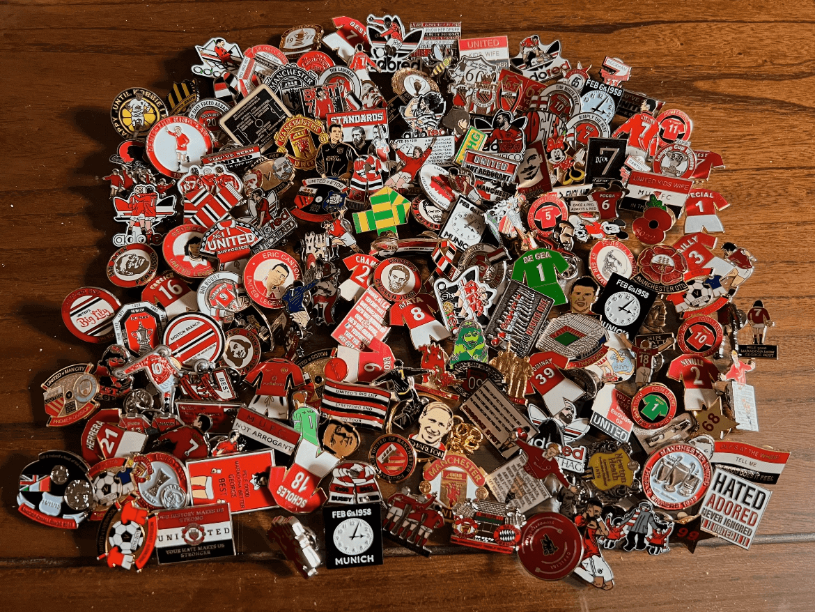 manchester-united-fan-pin-collection manchester-united-fan-pin-collection