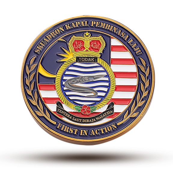 Souvenir 3D Effigy Custom Metal Challenge Coin with Mixed Cultural Symbols