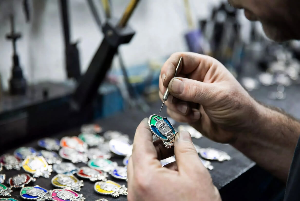 custom lapel pin Coloring Process